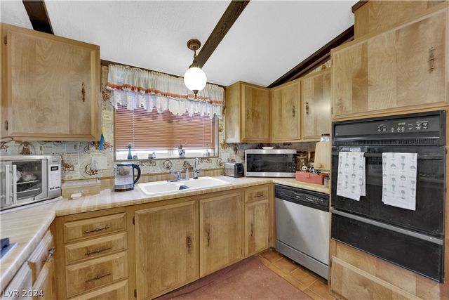 601 West Street, Pahrump, NV 89048