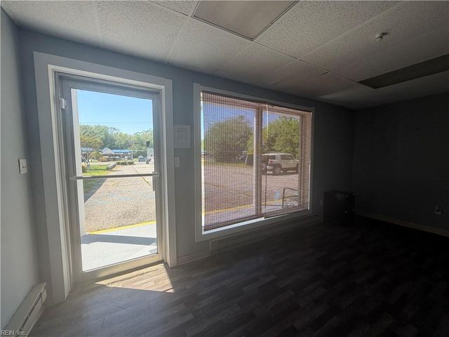1126 George Washington Memorial HWY, Yorktown, VA 23693