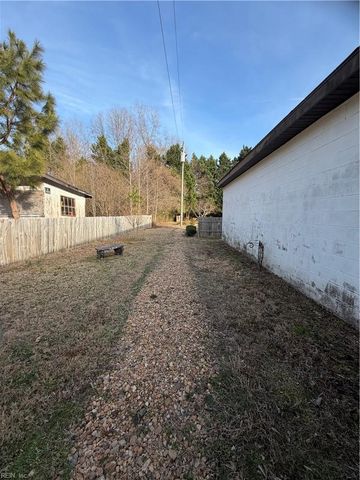 1126 George Washington Memorial HWY, Yorktown, VA 23693