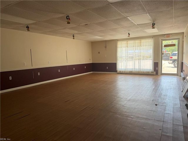 1126 George Washington Memorial HWY, Yorktown, VA 23693