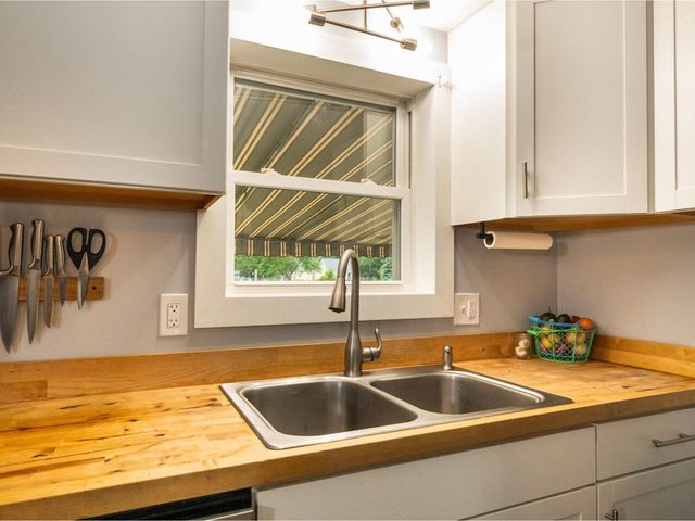 473 Stone Bridge Road, Georgia, VT 05468