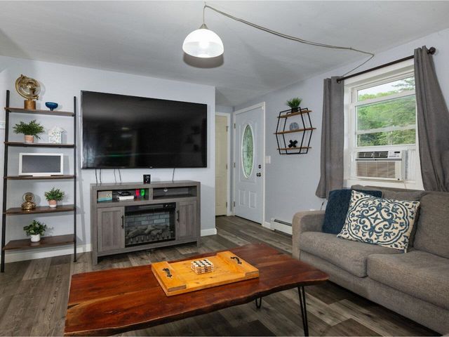 473 Stone Bridge Road, Georgia, VT 05468