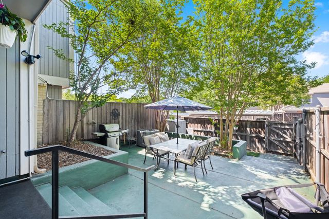 7615 Woodthrush Drive 15, Dallas, TX 75230