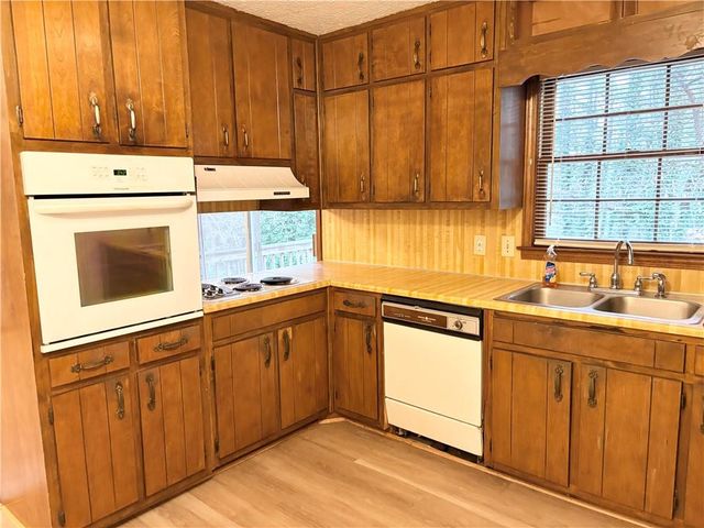 2356 Cambridge Street, Snellville, GA 30078