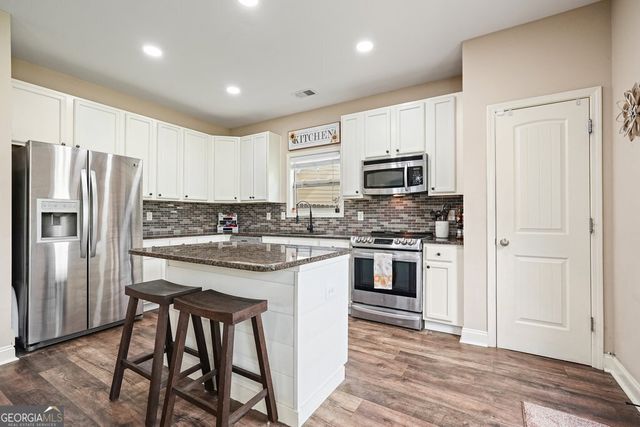 653 Royal Crest Court, Canton, GA 30115