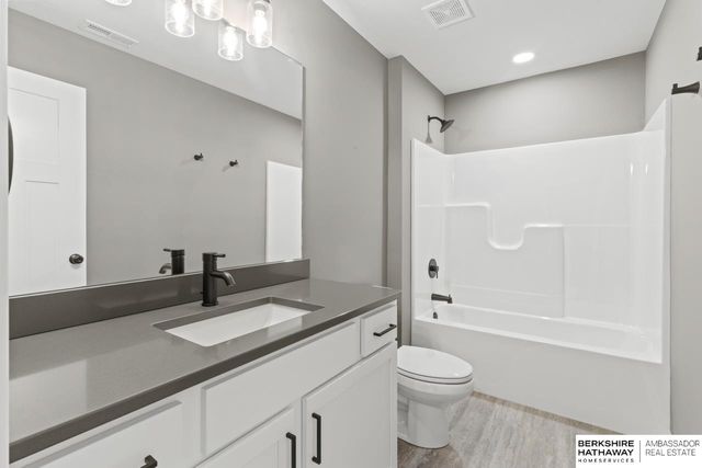 14810 Willow Street, Bennington, NE 68007