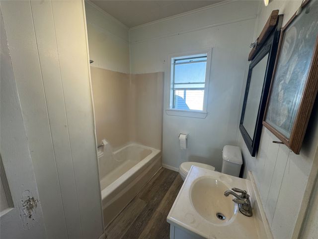 809 E Palestine Street, Mexia, TX 76667