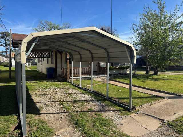 809 E Palestine Street, Mexia, TX 76667