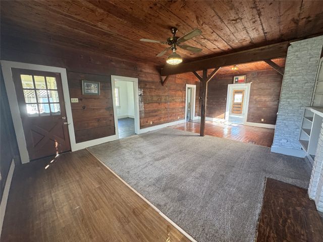 809 E Palestine Street, Mexia, TX 76667