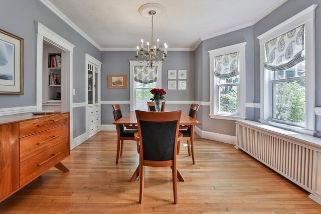 15 Crown St, Milton, MA 02186
