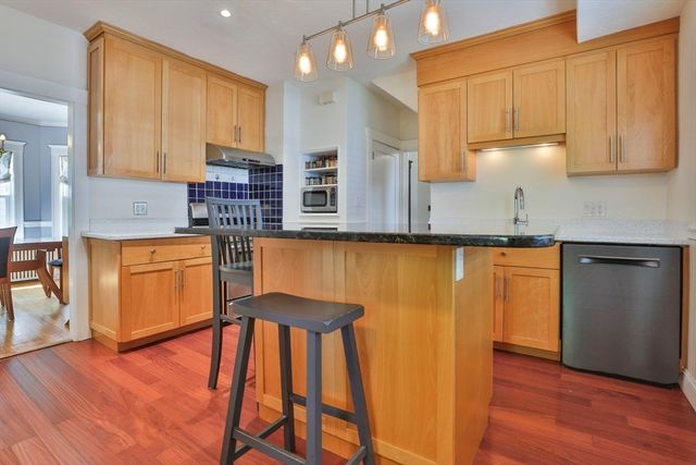 15 Crown St, Milton, MA 02186