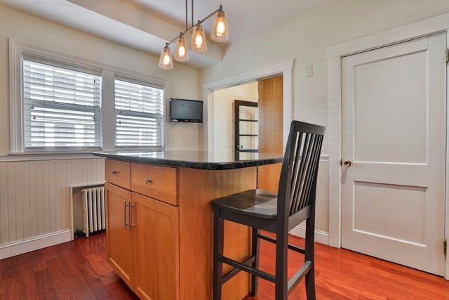 15 Crown St, Milton, MA 02186