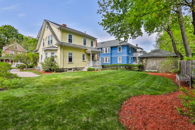 15 Crown St, Milton, MA 02186