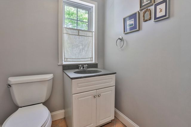 15 Crown St, Milton, MA 02186