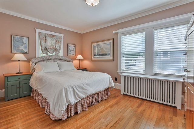 15 Crown St, Milton, MA 02186