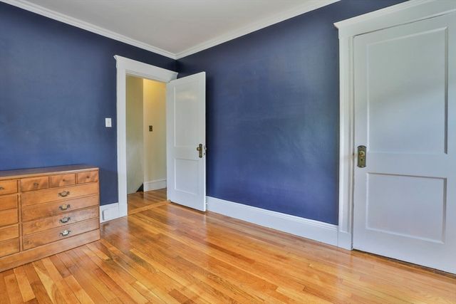 15 Crown St, Milton, MA 02186