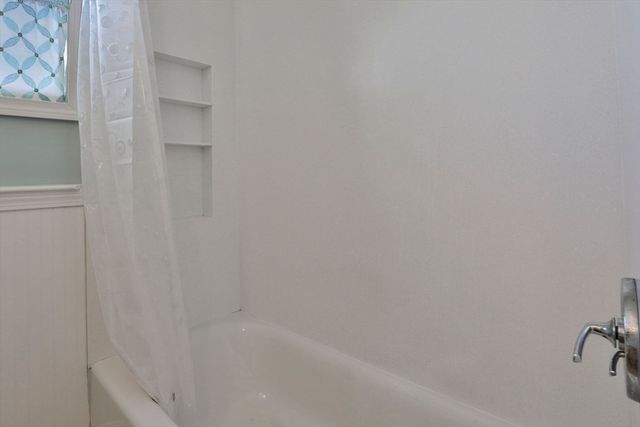 15 Crown St, Milton, MA 02186