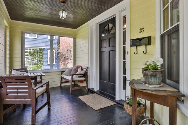 15 Crown St, Milton, MA 02186