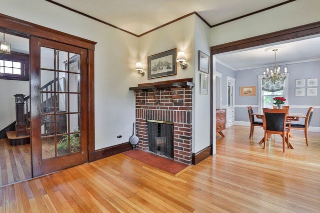 15 Crown St, Milton, MA 02186