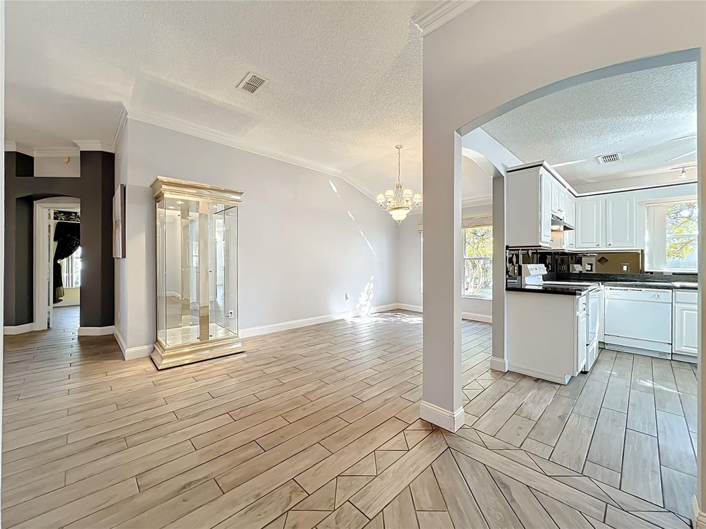 Image 24 of property listing at 1613 CARRERA DRIVE, The Villages, FL 32159