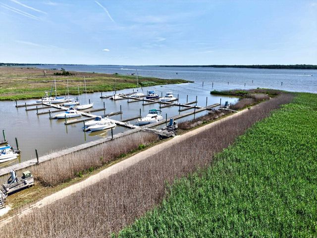 204 Bamboo Loop Unit 202, Georgetown, SC 29440
