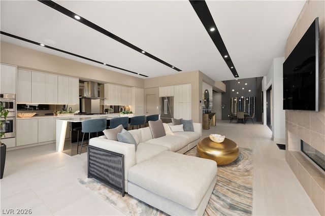 4061 Heron Fairway Drive, Las Vegas, NV 89141