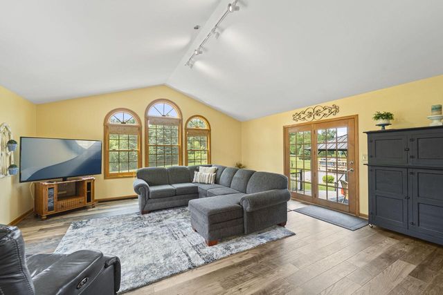 5426 353rd AVENUE, Burlington, WI 53105