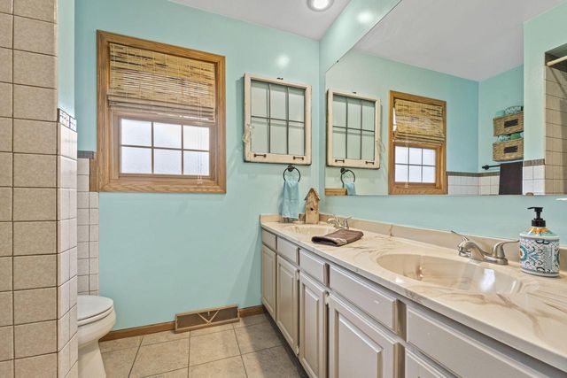 5426 353rd AVENUE, Burlington, WI 53105