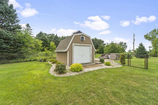 5426 353rd AVENUE, Burlington, WI 53105