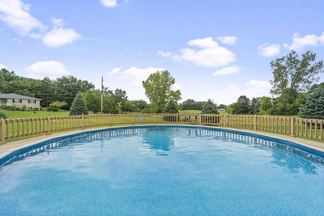 5426 353rd AVENUE, Burlington, WI 53105