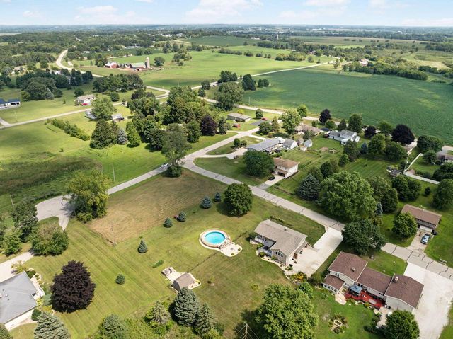 5426 353rd AVENUE, Burlington, WI 53105