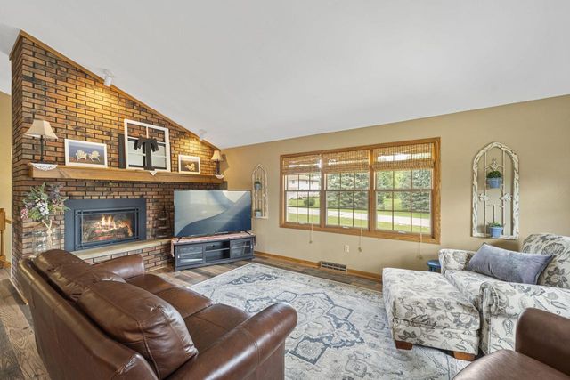 5426 353rd AVENUE, Burlington, WI 53105