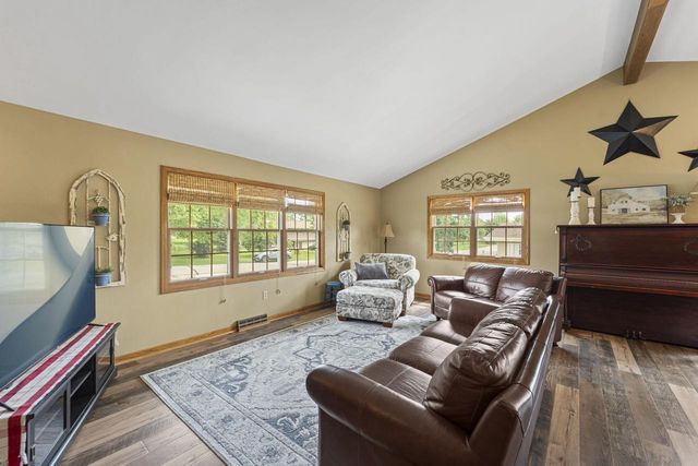 5426 353rd AVENUE, Burlington, WI 53105