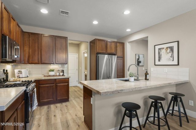 2155 Falling Star Loop, Reno, NV 89523