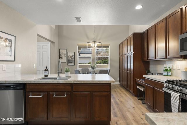 2155 Falling Star Loop, Reno, NV 89523