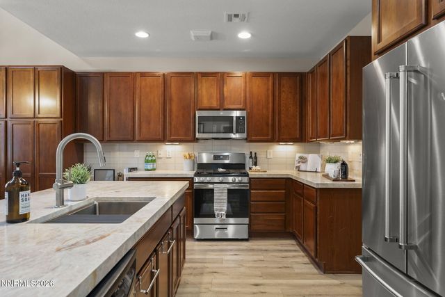 2155 Falling Star Loop, Reno, NV 89523