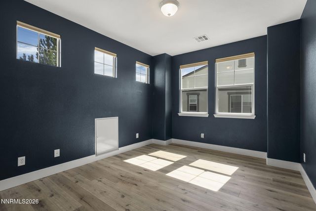 2155 Falling Star Loop, Reno, NV 89523