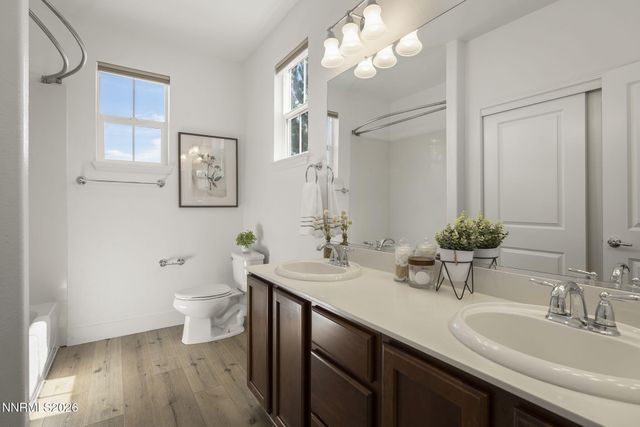 2155 Falling Star Loop, Reno, NV 89523