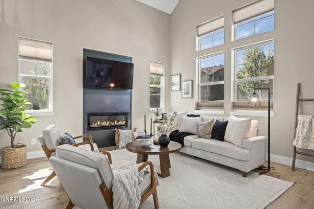 2155 Falling Star Loop, Reno, NV 89523