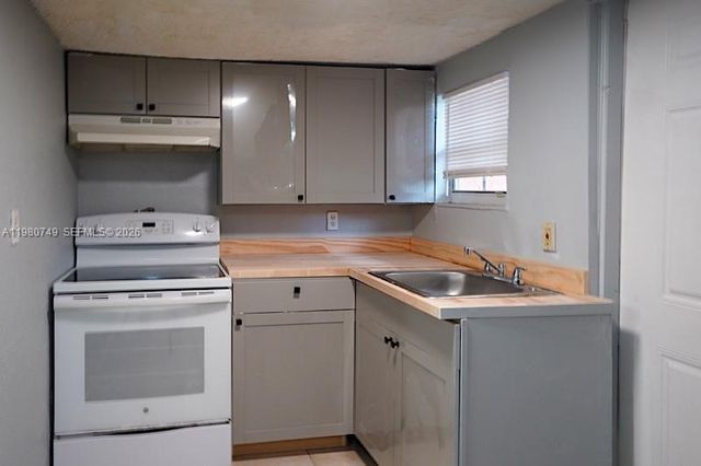 2378 NW 60th Street, Miami, FL 33142