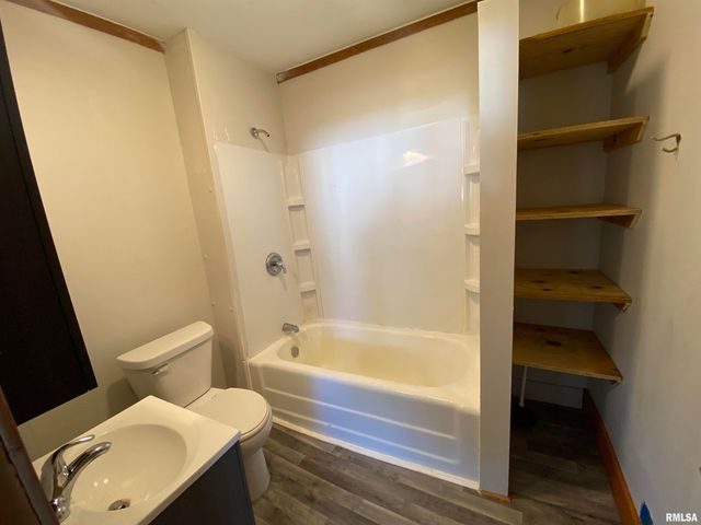 324 W SPRUCE Street, Canton, IL 61520