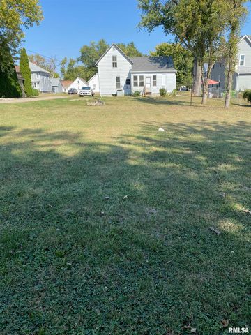 324 W SPRUCE Street, Canton, IL 61520