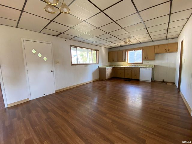 324 W SPRUCE Street, Canton, IL 61520