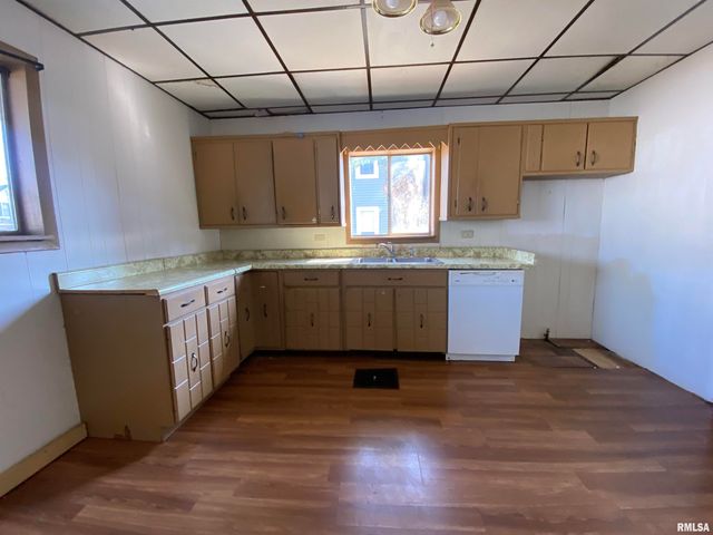 324 W SPRUCE Street, Canton, IL 61520