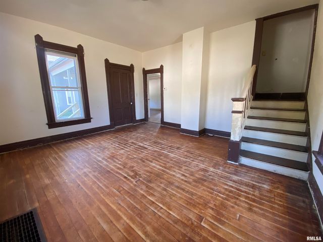 324 W SPRUCE Street, Canton, IL 61520