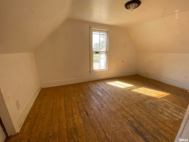 324 W SPRUCE Street, Canton, IL 61520