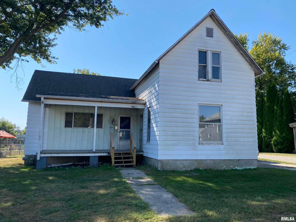 324 W SPRUCE Street, Canton, IL 61520