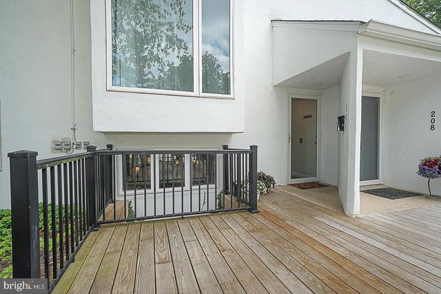 209 E CHELSEA CIR, Newtown Square, PA 19073
