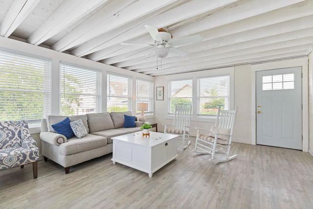 15 Ocean Boulevard, Hampton, NH 03842