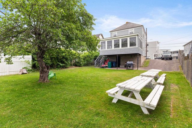15 Ocean Boulevard, Hampton, NH 03842